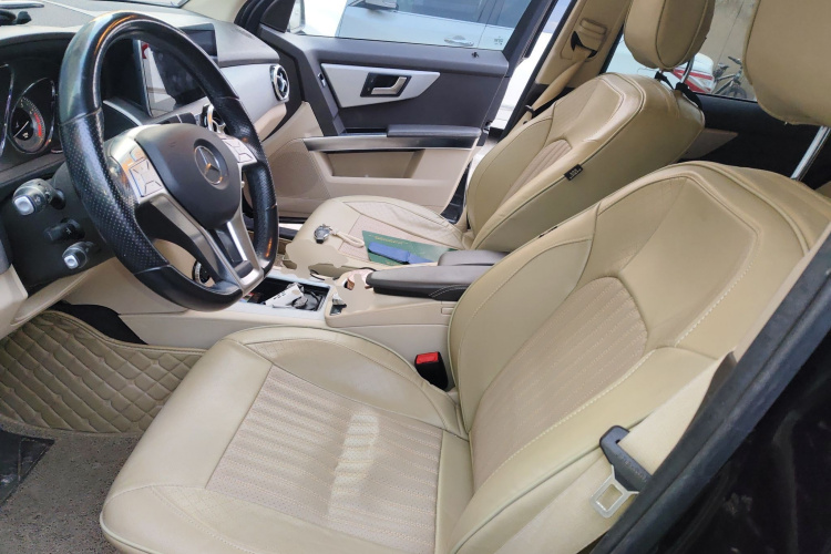 奔驰GLK级 2015款 GLK 300 4MATIC 时尚型 极致版中控内饰19