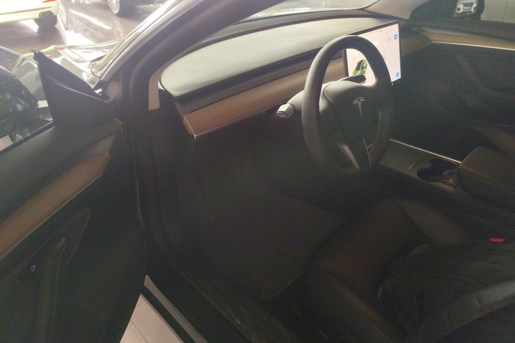 特斯拉 Model 3 2022款 后轮驱动版中控内饰20