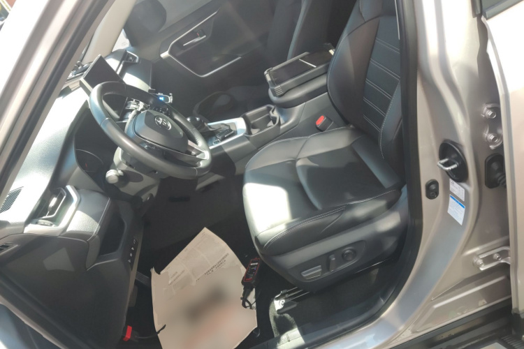 丰田 威兰达 2021款 2.0L CVT四驱豪华版中控内饰19