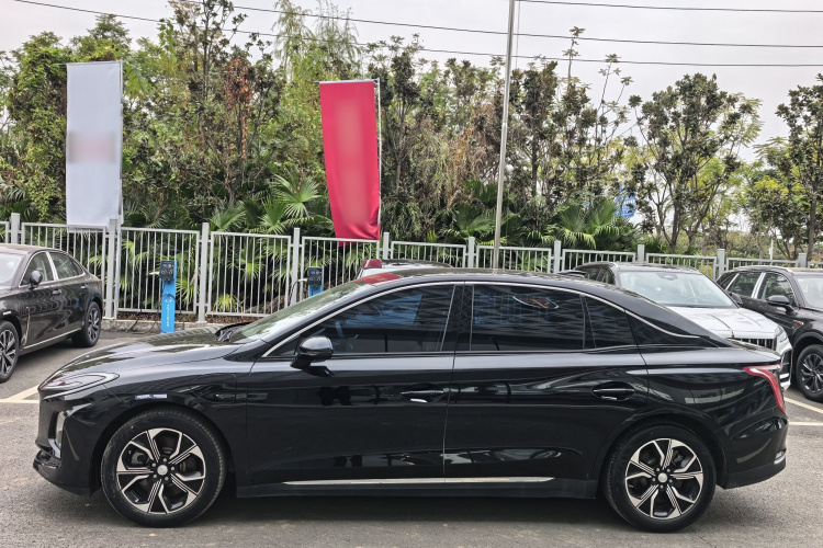 红旗E-QM5 2023款 改款 基础出行版车身外观6003