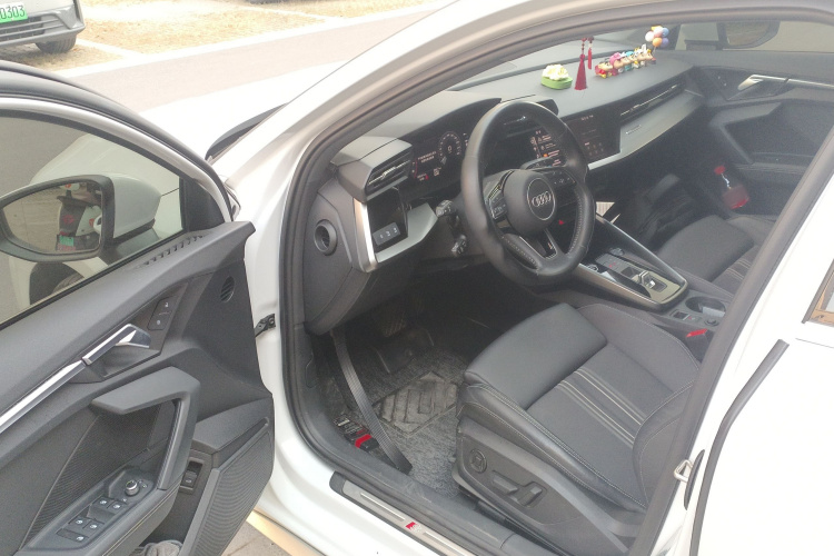 奥迪A3 2021款 A3L Limousine 35 TFSI 时尚运动型中控内饰7003