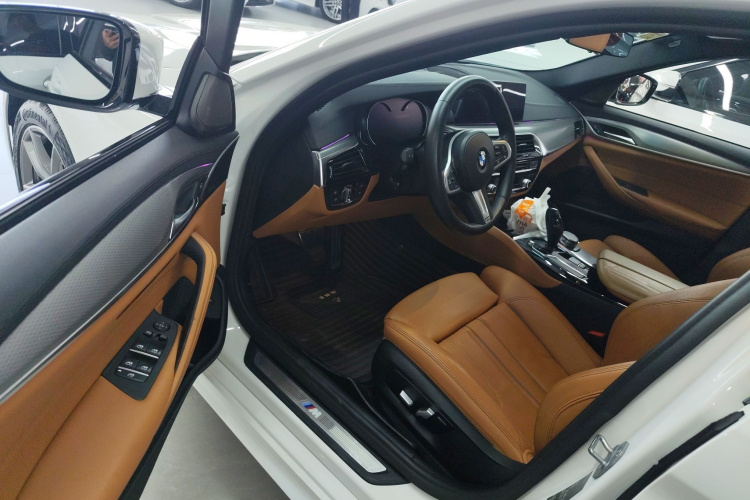 宝马5系(进口) 2018款 525i M运动套装中控内饰7003