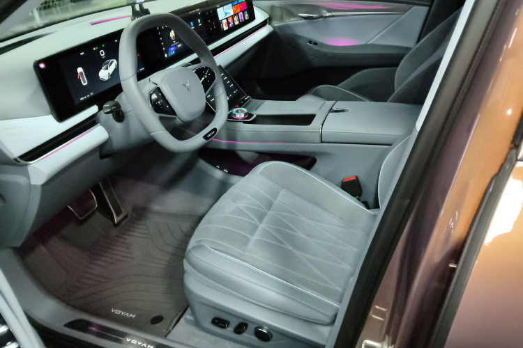 岚图汽车 岚图追光 2023款 四驱标准版中控内饰19