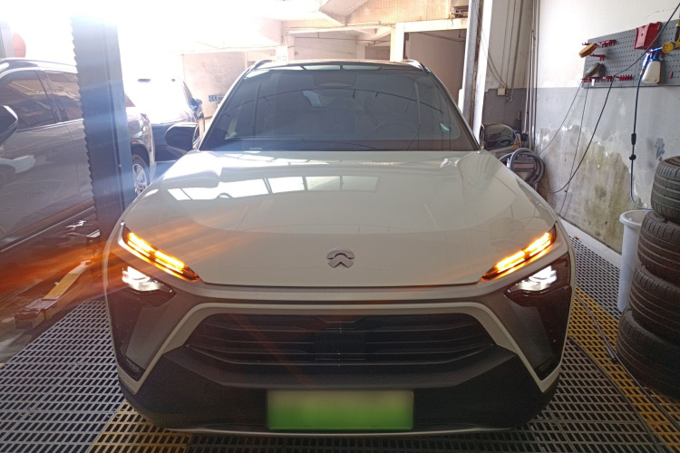 蔚来ES8 2022款 75kWh 六座版车身外观2