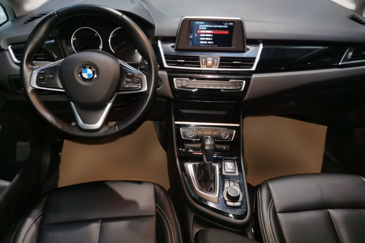 宝马2系旅行车 2018款 218i 时尚型中控内饰7002