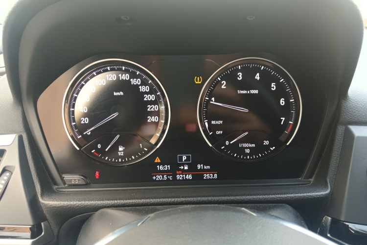 宝马1系 2018款 改款 118i 运动型局部细节14