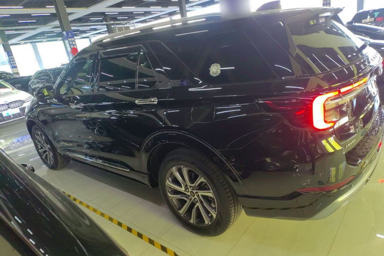 福特 探险者 2024款 2.3T EcoBoost 四驱风尚plus版 7座车身外观4