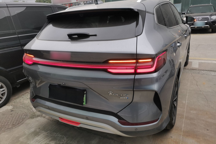 比亚迪 宋PLUS新能源 2025款 EV 智驾版 520km 尊贵型车身外观6