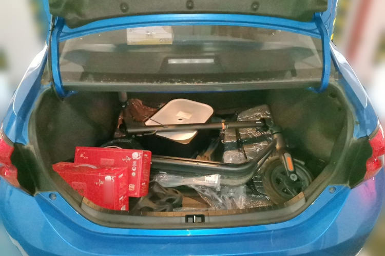 丰田 雷凌 2017款 改款 185T CVT精英版 国V中控内饰23