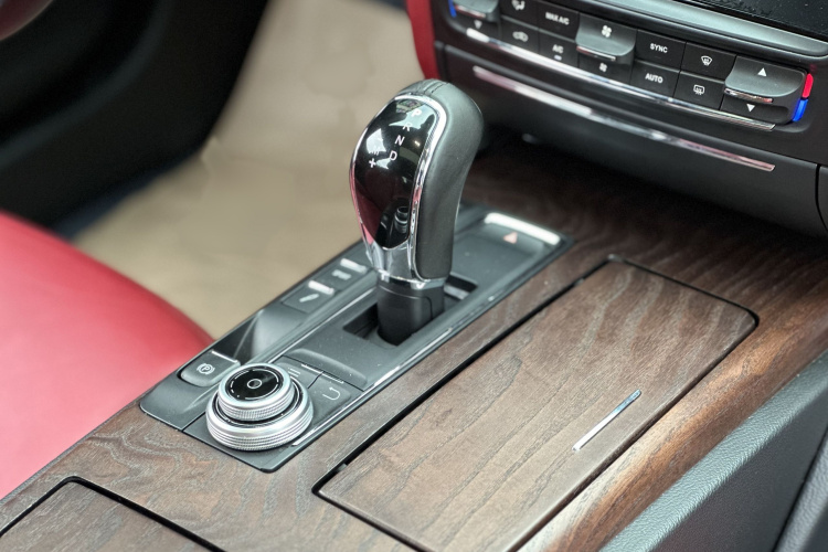 玛莎拉蒂 总裁 2017款 3.0T 标准型中控内饰7006