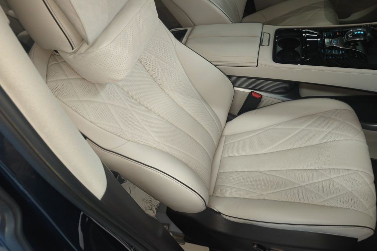 腾势D9 2024款 DM-i 1050 尊享型局部细节41