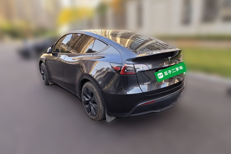 特斯拉 Model Y 2024款 后轮驱动版车身外观5
