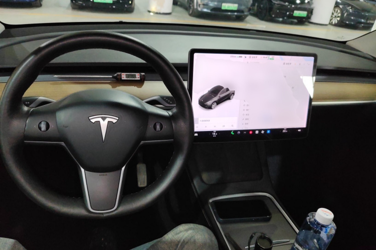 特斯拉 Model Y 2021款 标准续航后驱版中控内饰7002