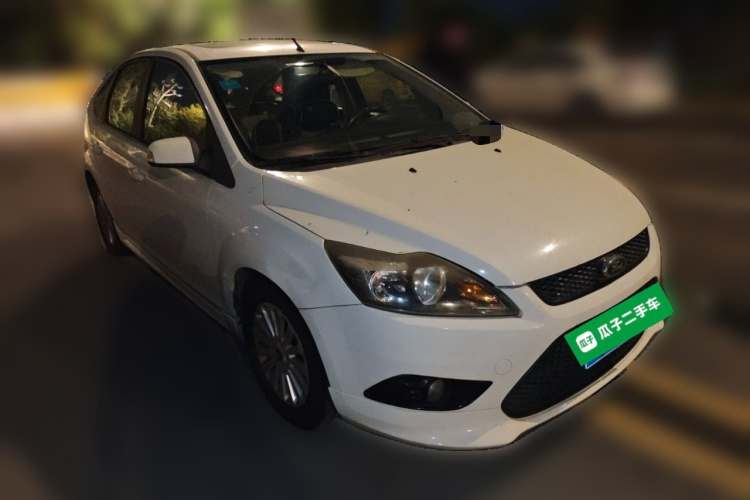 福特 福克斯 2013款 两厢经典 1.8L 手动时尚型车身外观6002