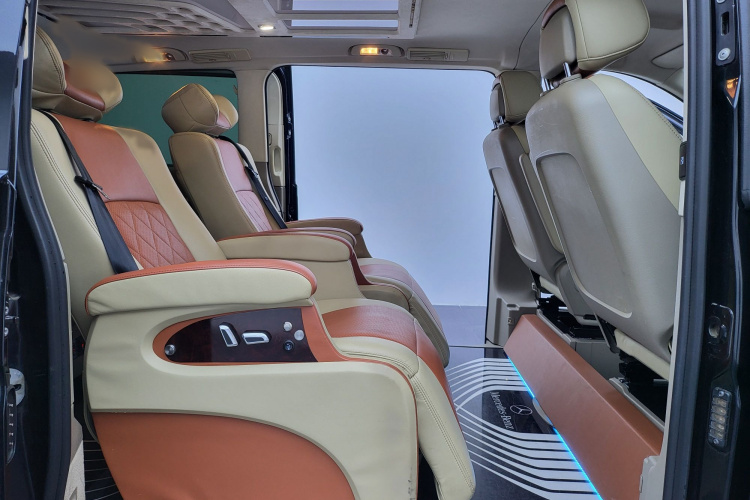 奔驰 唯雅诺 2013款 3.0L 舒适版中控内饰7005