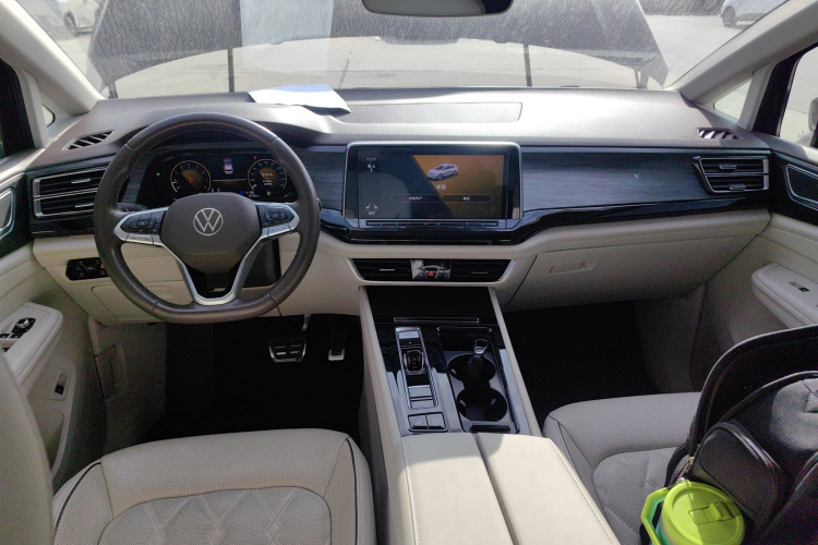 大众 威然 2022款 380TSI 尊贵版中控内饰12