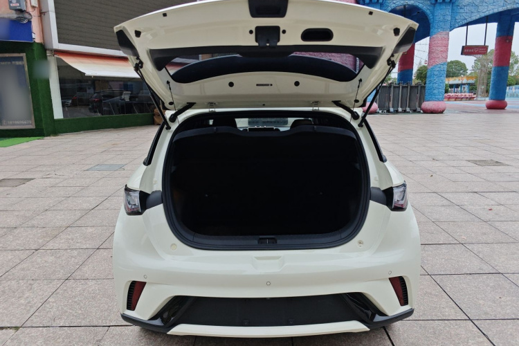 比亚迪 海豚 2023款 420km 时尚版机舱底盘23