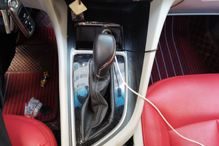 别克GL6 2019款 18T 6座精英型 国VI局部细节18