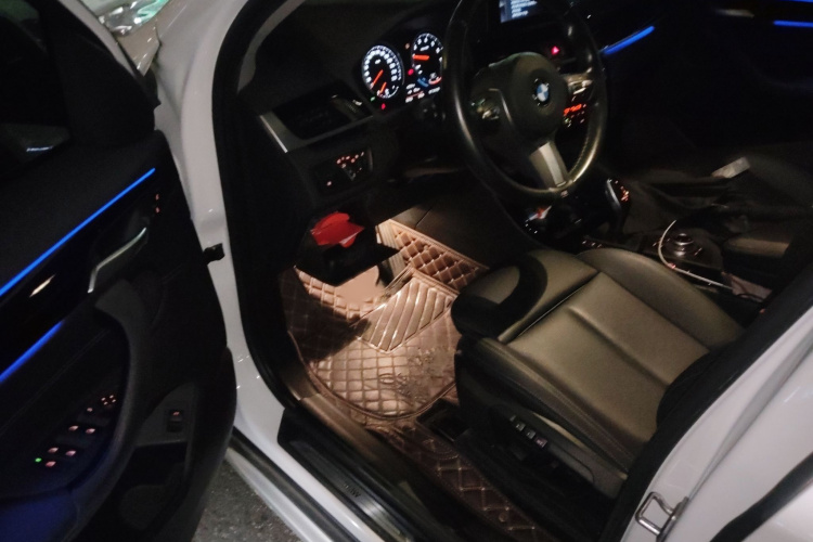 宝马X1 2020款 sDrive20Li 尊享型中控内饰7003