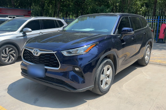 丰田 汉兰达 2022款 双擎 2.5L 两驱精英版 5座