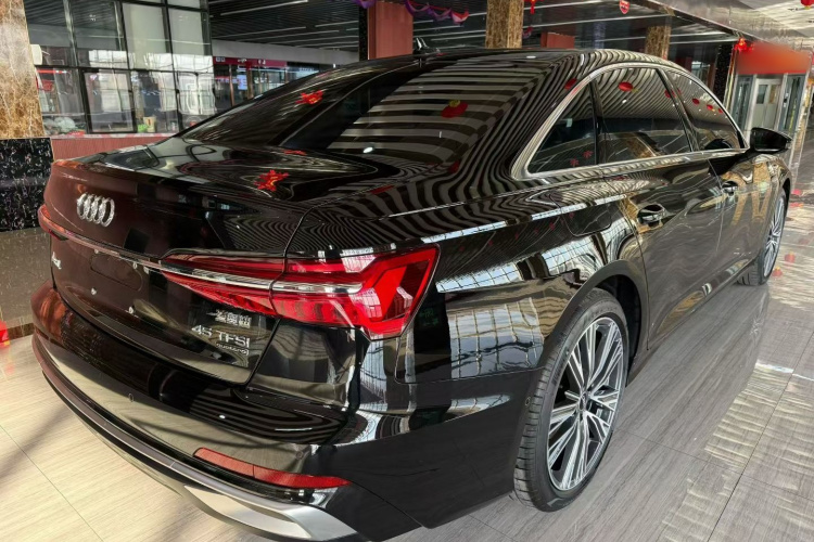奥迪A6L 2024款 45 TFSI quattro 臻选动感型车身外观6010