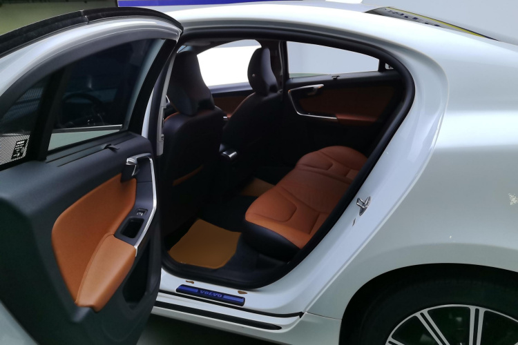 沃尔沃S60 2019款 S60L 改款 T5 智驭菁英版中控内饰21