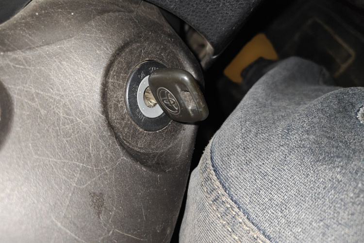 丰田 威驰 2014款 1.3L 手动型尚版中控内饰7001