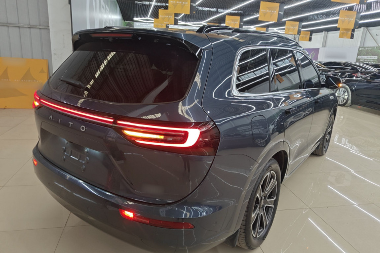 鸿蒙智行 问界M7 2024款 1.5T 智驾四驱Ultra版 6座车身外观6005