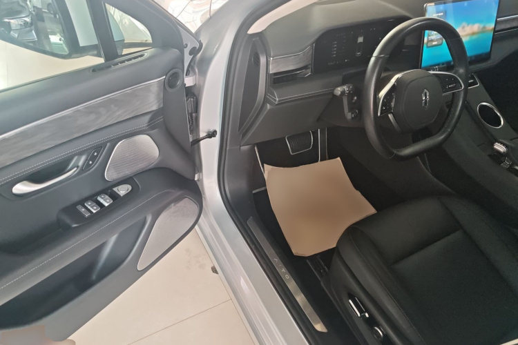 鸿蒙智行 问界M5 2022款 增程后驱标准版中控内饰20