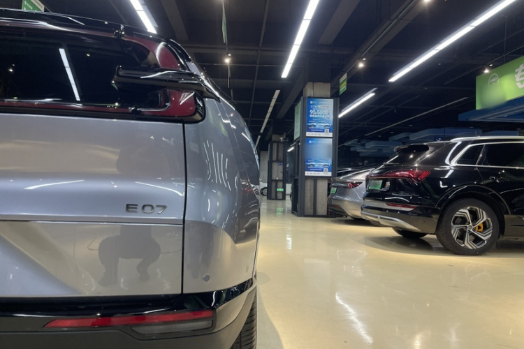 长安启源E07 2025款 增程 四驱 39kWh Ultra高性能版车身外观6004