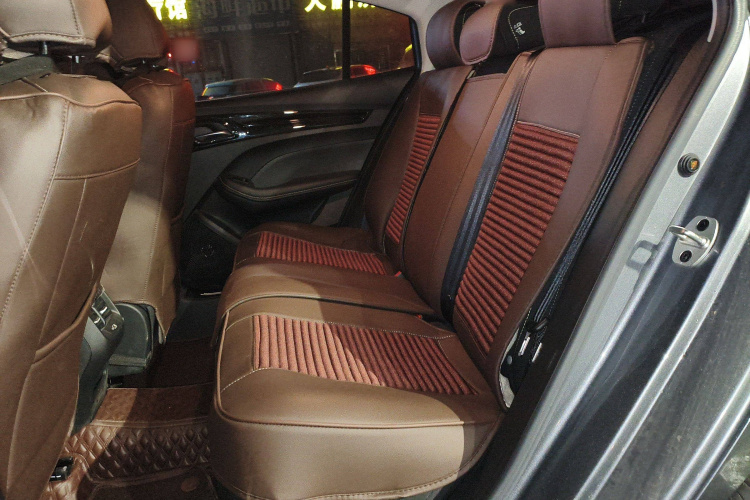 荣威i5 2021款 1.5L CVT铂金版中控内饰7004