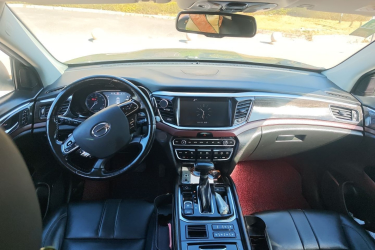 广汽传祺 传祺GS8 2017款 320T 两驱豪华智联版（七座）中控内饰7002