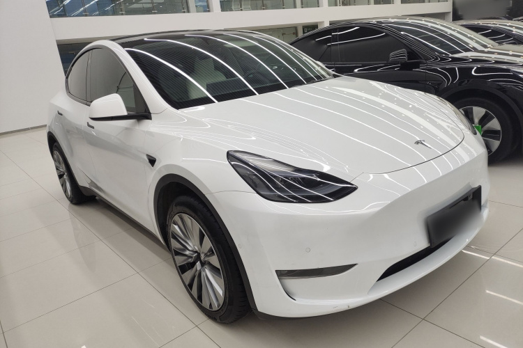 特斯拉 Model Y 2023款 长续航全轮驱动版车身外观3