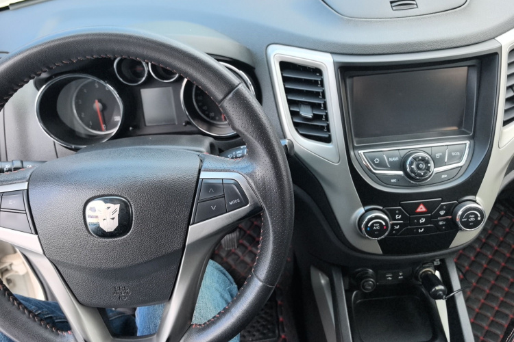 长安CS35 2014款 1.6L 手动豪华型 国IV中控内饰12