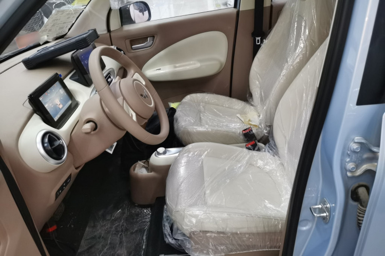 五菱汽车 宏光MINIEV 2025款 四门版 臻享+款中控内饰19