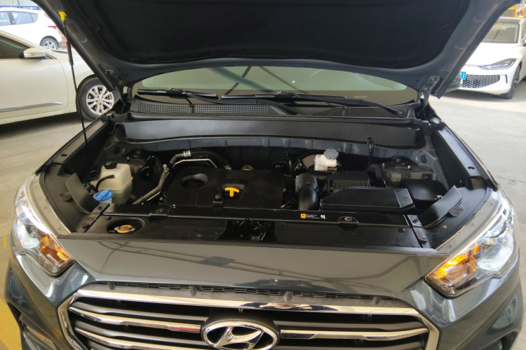 北京现代ix35 2019款 2.0L 自动两驱智勇·畅享版 国VI机舱底盘24