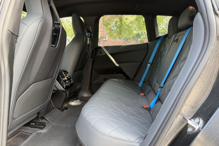 宝马iX 2022款 M60中控内饰7002