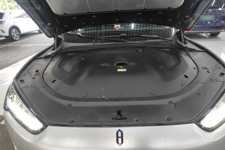 鸿蒙智行 问界M5 2022款 增程四驱性能版机舱底盘24