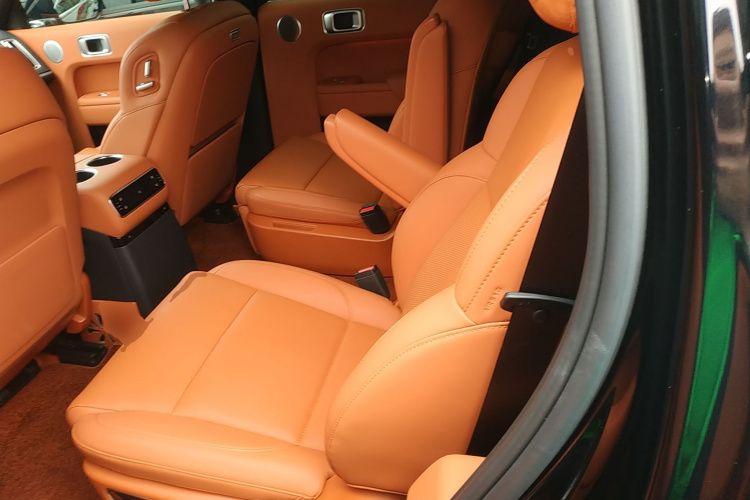 理想汽车 理想L9 2024款 Ultra中控内饰7004