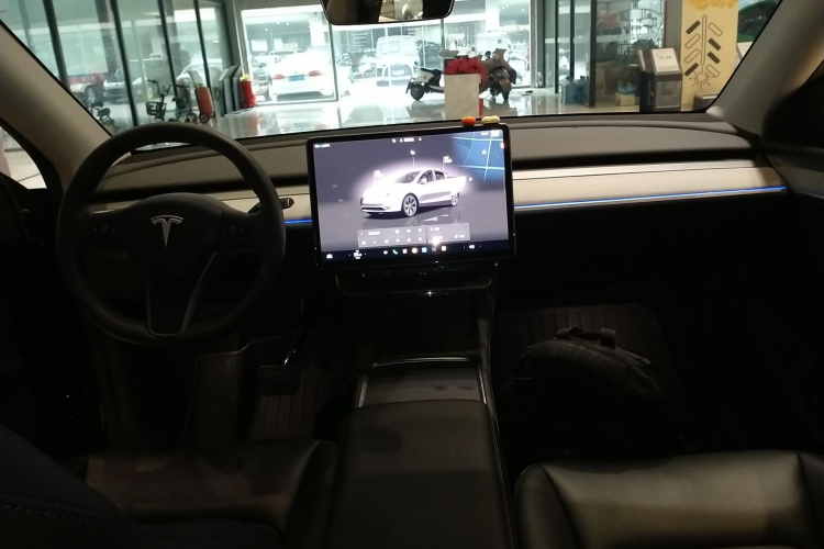特斯拉 Model Y 2024款 后轮驱动版中控内饰12