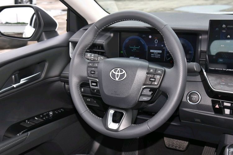 丰田 凯美瑞 2024款 双擎 2.5HG 尊贵版中控内饰7002