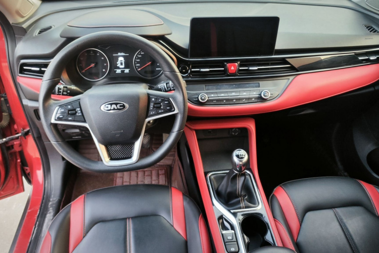 江汽集团 嘉悦X4 2020款 1.5T 手动精英型中控内饰7004