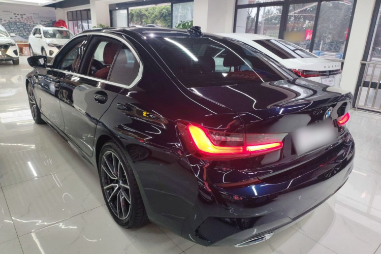 宝马3系 2022款 325Li M运动曜夜套装车身外观4