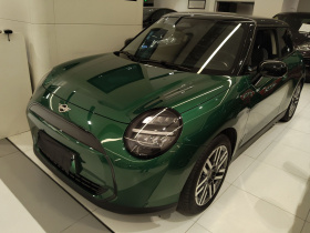 电动MINI COOPER 2024款 456km COOPER E 经典派