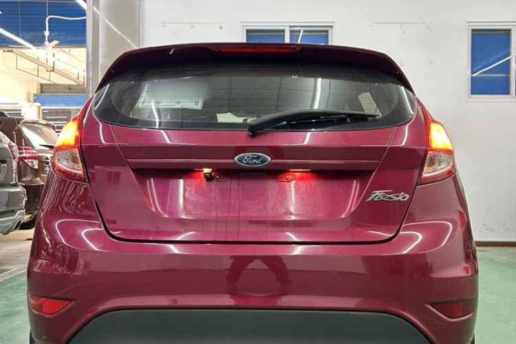 福特 嘉年华 2013款 两厢 1.5L 自动时尚型车身外观6004