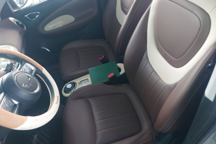 五菱汽车 五菱缤果 2023款 333km 灵犀互联款中控内饰19