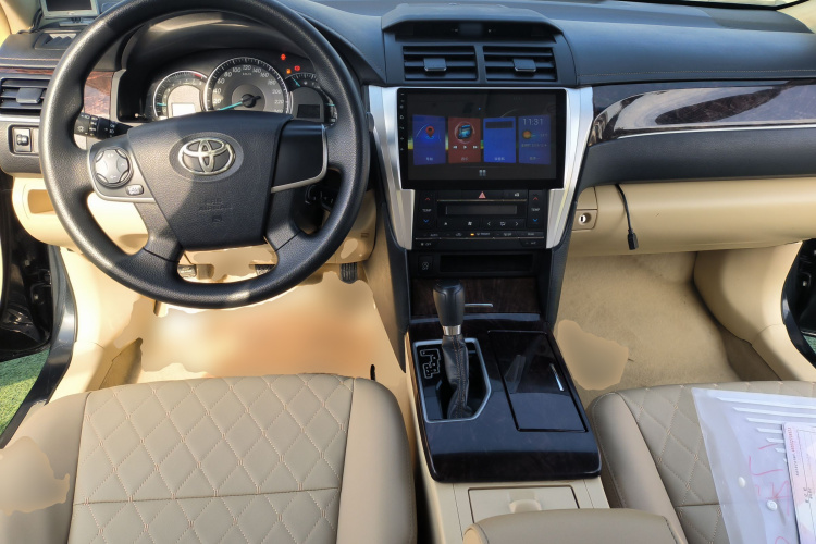 丰田 凯美瑞 2016款 2.0E 十周年纪念精英版中控内饰12