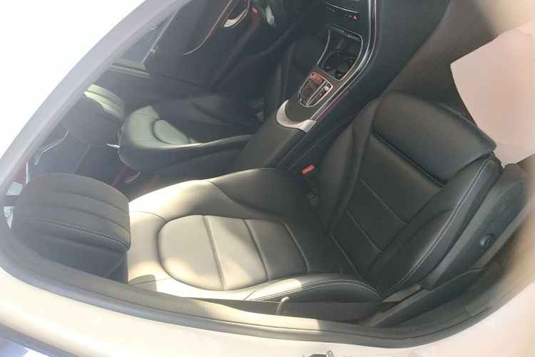 奔驰C级 2021款 C 260 L 运动版局部细节41