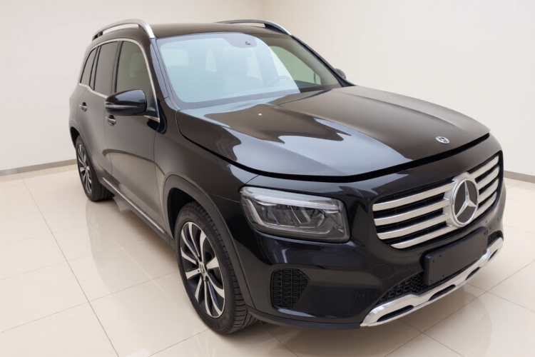 奔驰GLB 2024款 改款 GLB 220 时尚型车身外观3