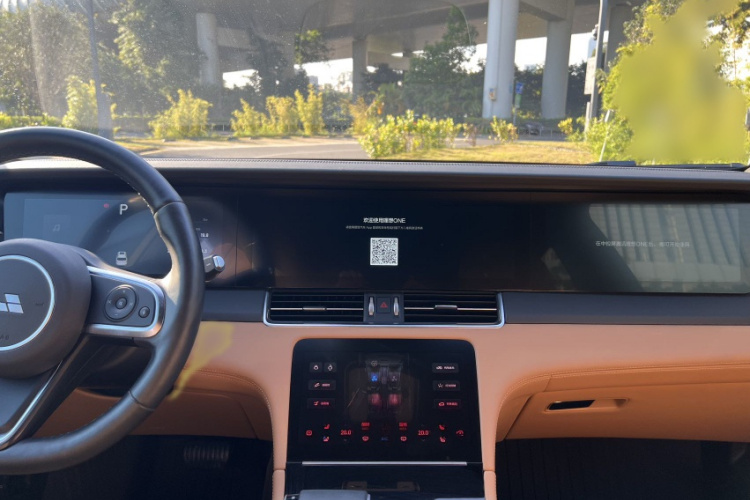 理想汽车 理想ONE 2020款 增程6座版中控内饰7004